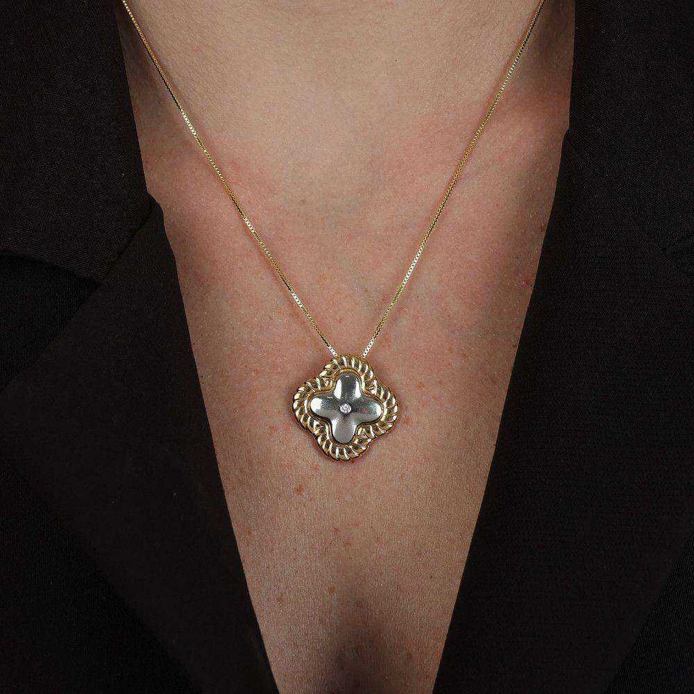 colar dourado e prateado de flor - galeria