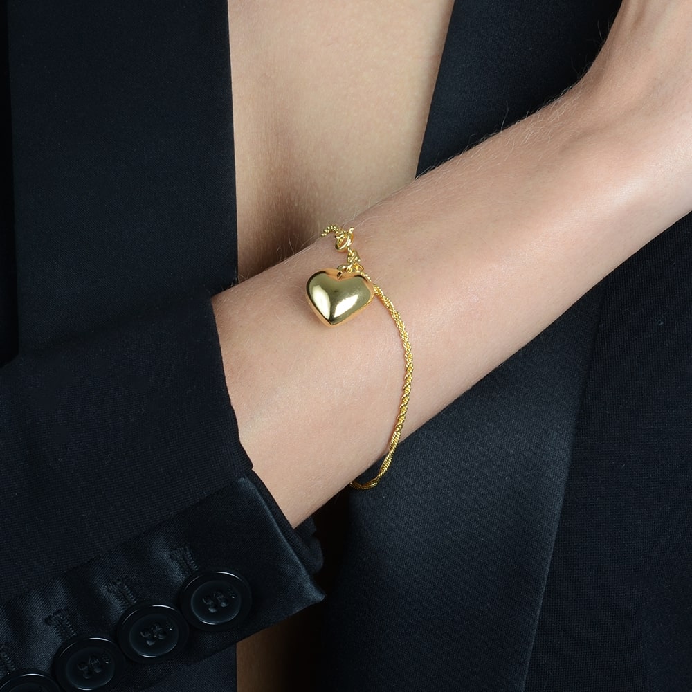 pulseira dourada de cordão baiano com coração - galeria